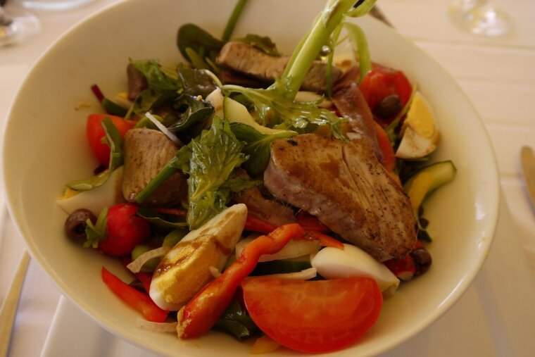 image of a salad in a bowl